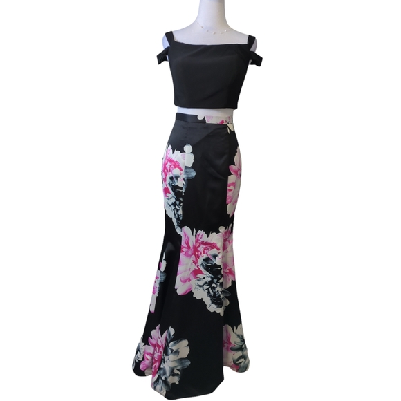 Blondie Nites Dresses & Skirts - Blondie nites by Stacy Skylar skirt and crop top floral color black/pink/white 3